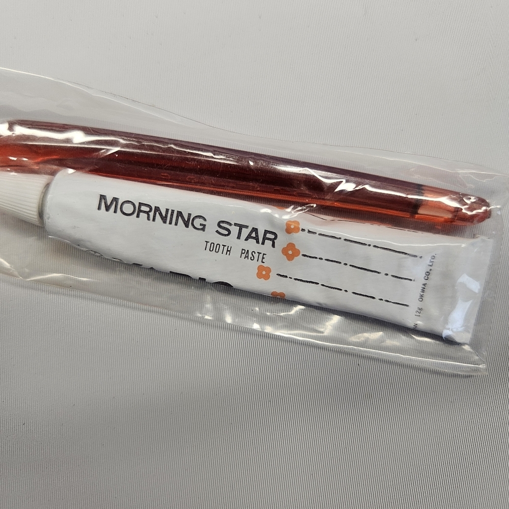 Set of 2 Varig Brazilian Airlines Morning Star Toothbrush Toothpaste Travel Set - Picture 4 of 5